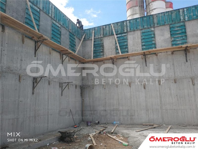 ÜST ÜSTE KURULUM BETON KALIP SİSTEMLERİ