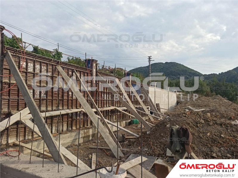 ÜST ÜSTE KURULUM BETON KALIP SİSTEMLERİ